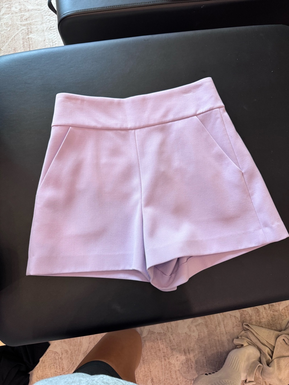 Alice & Olivia high rise lilac shorts size 0